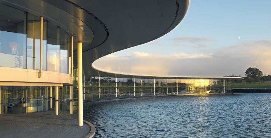 email- McLaren-Technology-Centre-exterior-view-915x577-814991